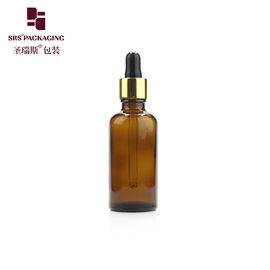 30 ml butelka z kozmetycznymi substancjami z kubkiem 50 ml z koloru bursztynowego